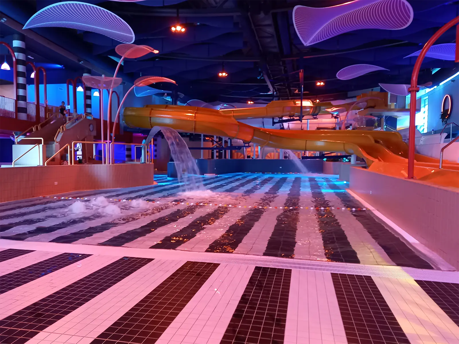 Glijbaan spraypark installeren